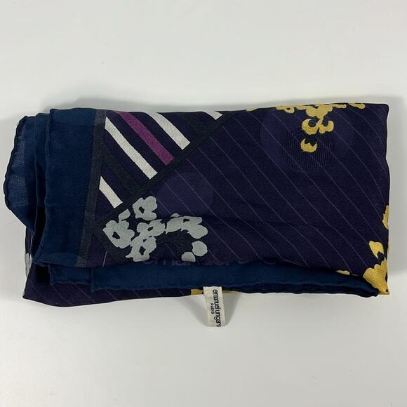 Vintage Emanuel Ungaro Silk‎ Scarf - Picture 10 of 10